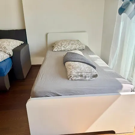 Apartament 80 M2 With Balcony & Free Parking *