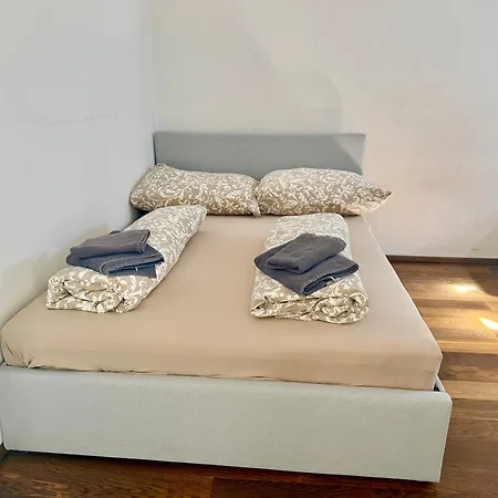 80 M2 With Balcony & Free Parking